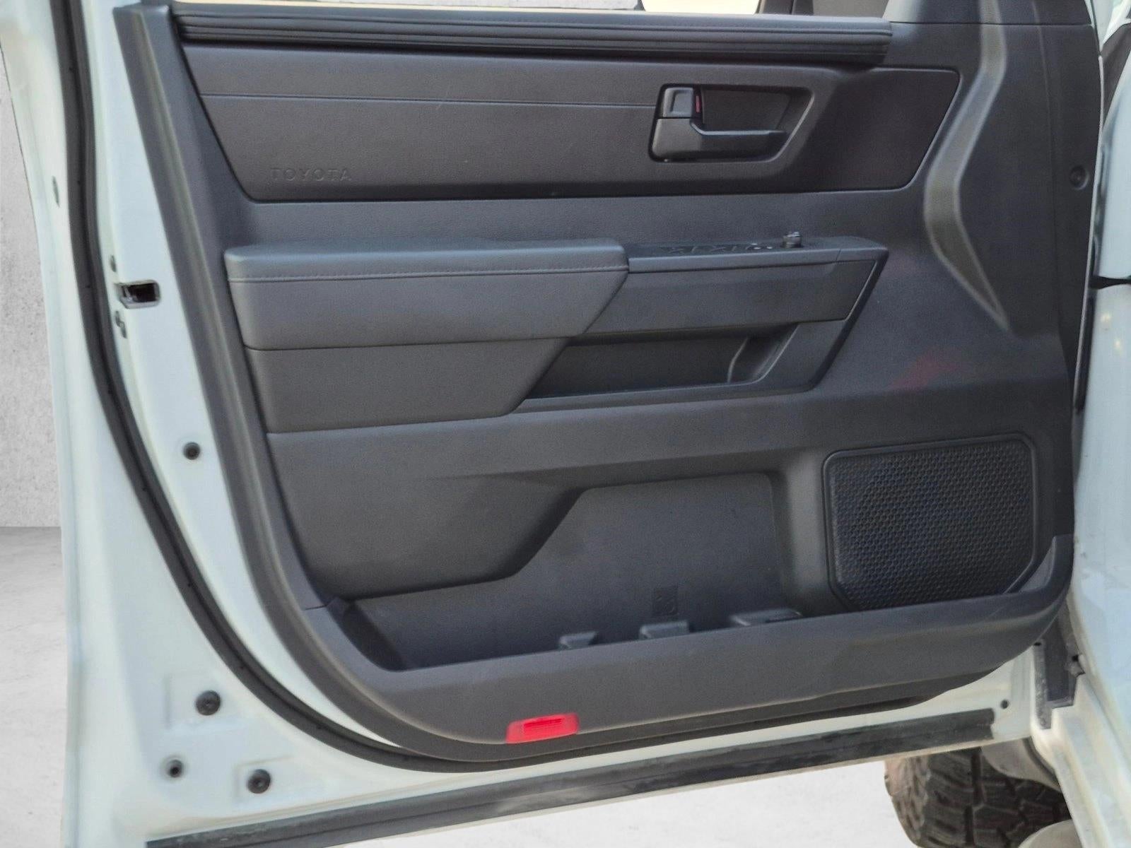 2025 Toyota Tundra 4WD 4WD SR CrewMax 5.5' Bed (Natl)