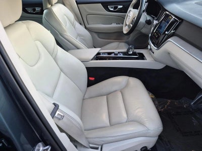 2023 Volvo S60 B5 AWD Plus Dark Theme