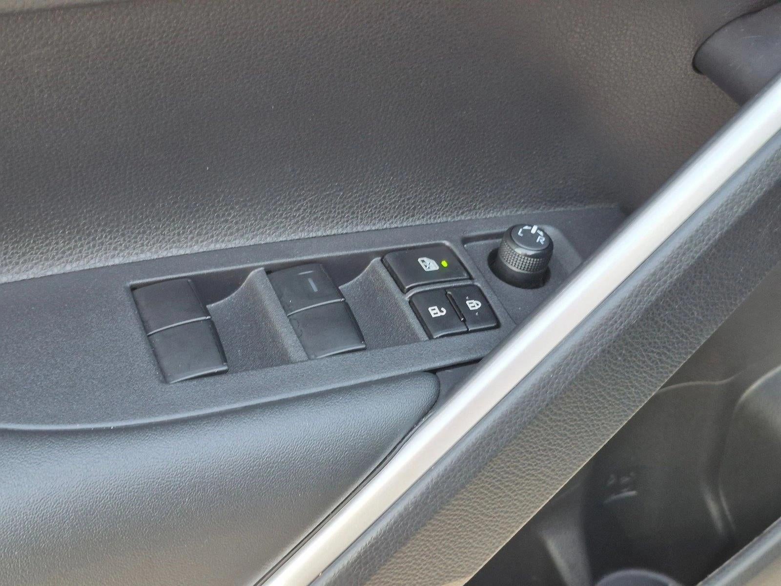 2024 Toyota Corolla Cross LE 2WD (Natl)