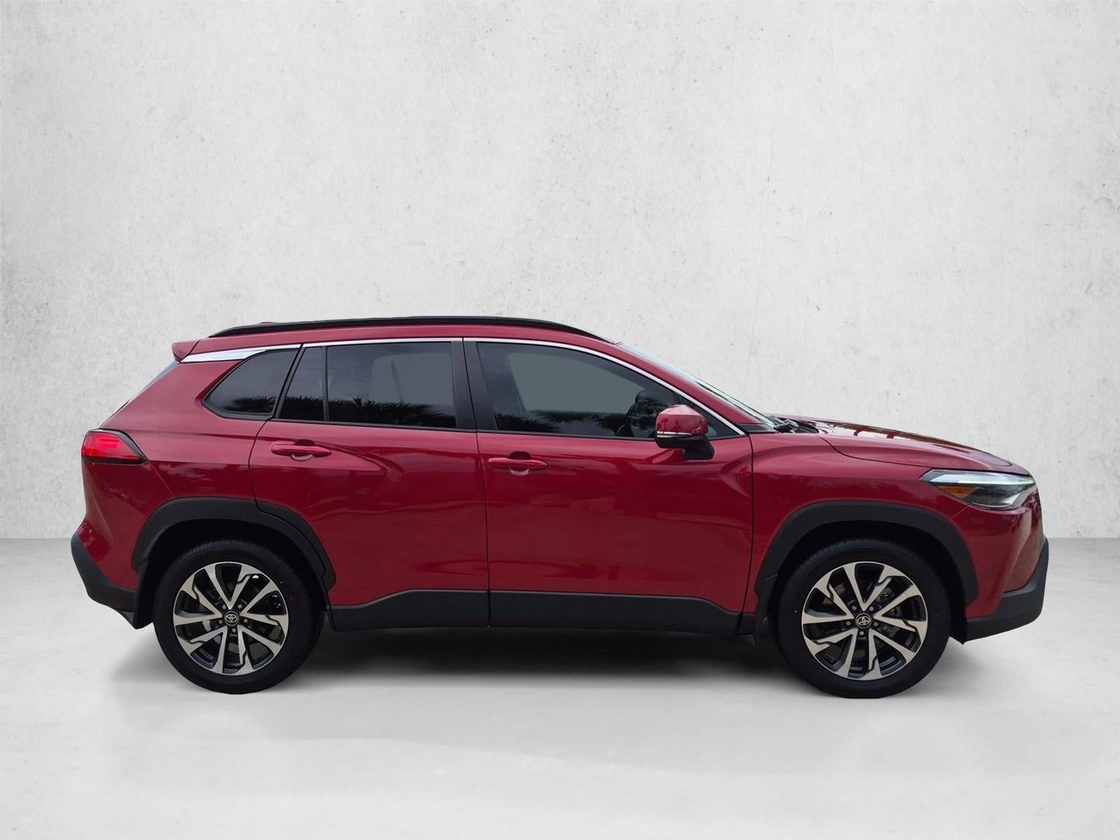 2023 Toyota Corolla Cross XLE 2WD (Natl)