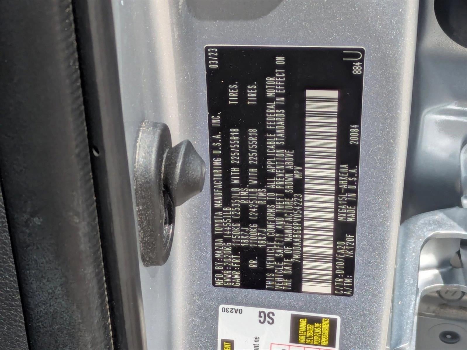 2023 Toyota Corolla Cross XLE 4WD (Natl)