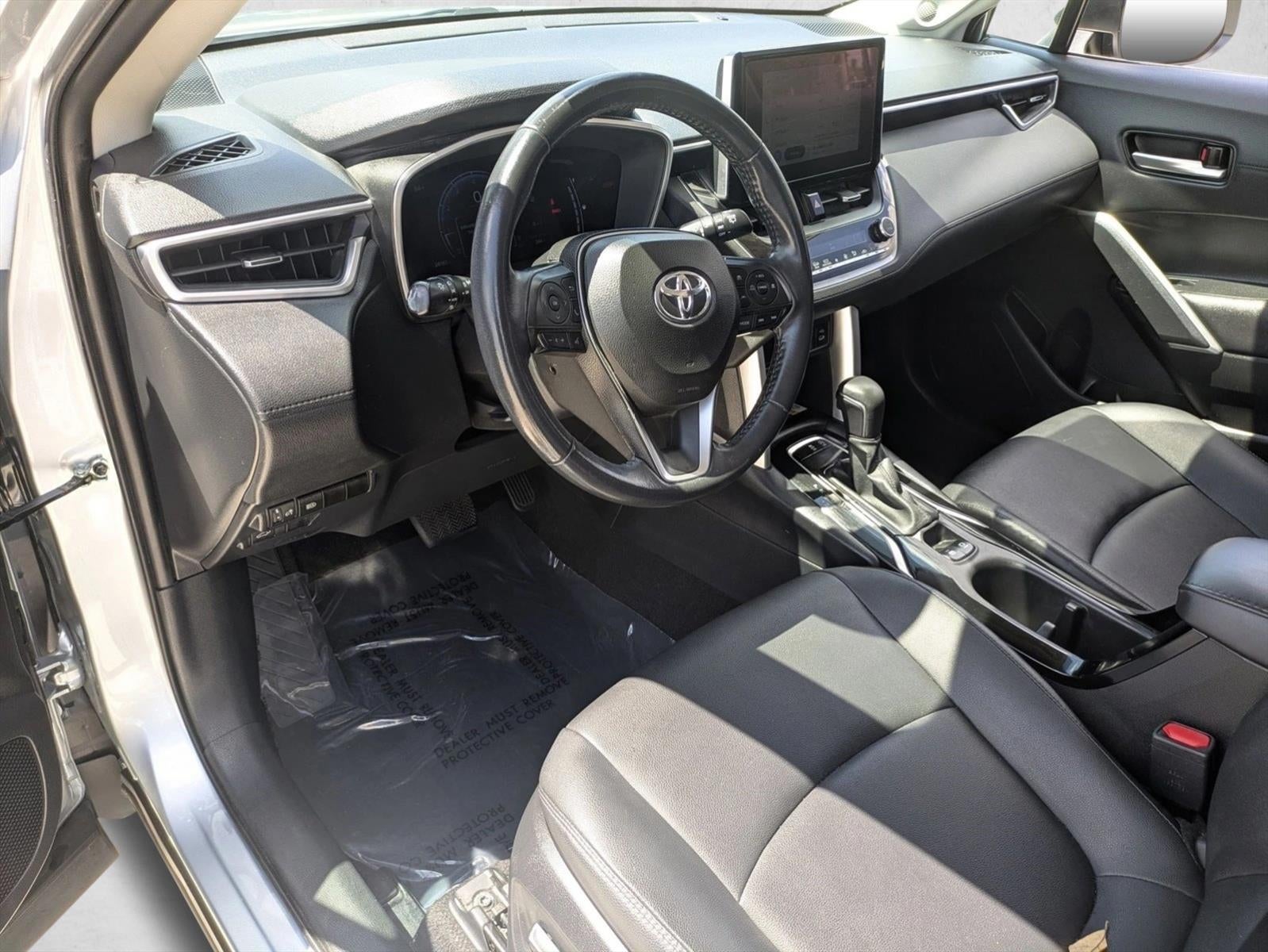 2023 Toyota Corolla Cross XLE 4WD (Natl)