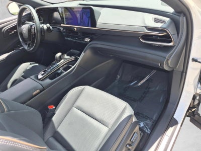 2025 Toyota Crown Signia XLE AWD (Natl)