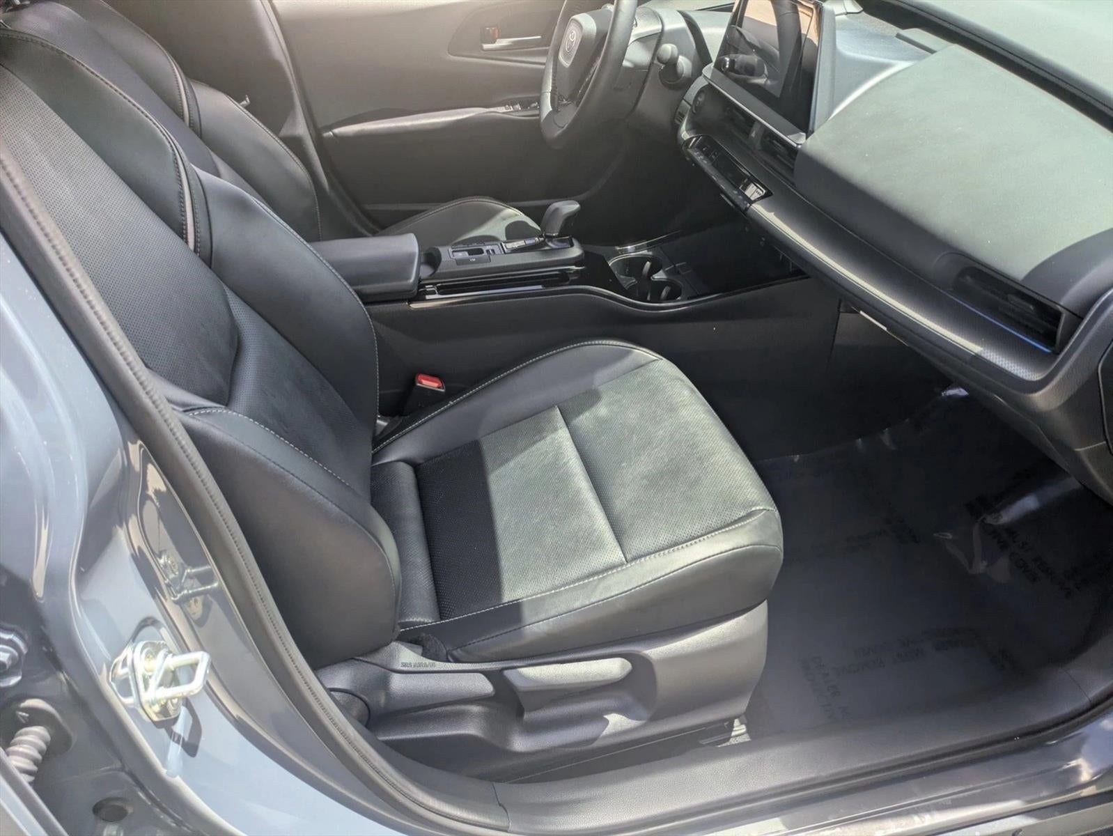 2025 Toyota Prius XLE (Natl)