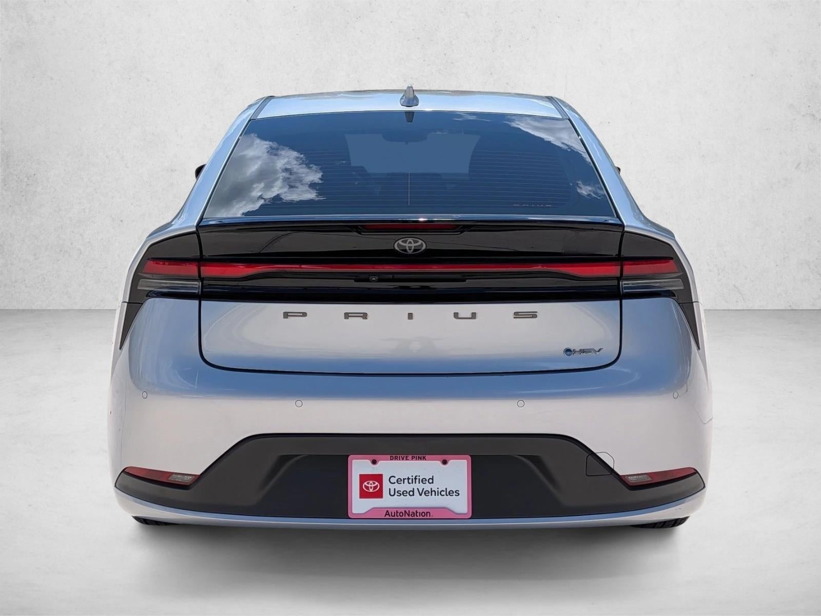 2023 Toyota Prius LE (Natl)