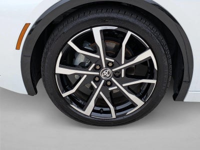 2025 Toyota Prius Plug-In Hybrid XSE (Natl)