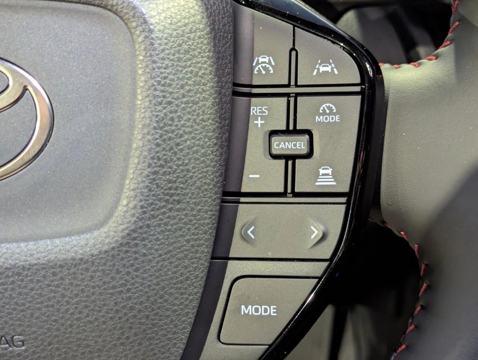 2025 Toyota Prius Plug-In Hybrid XSE (Natl)