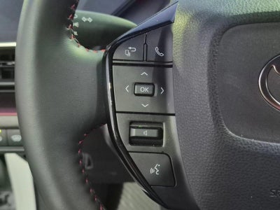 2026 Toyota Prius Plug-In Hybrid SE (Natl)
