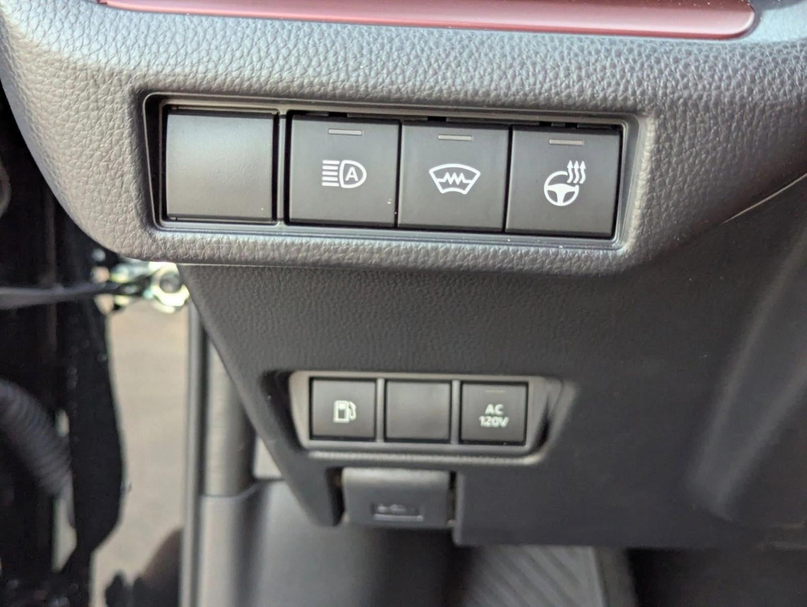 2026 Toyota Prius Plug-In Hybrid XSE (Natl)