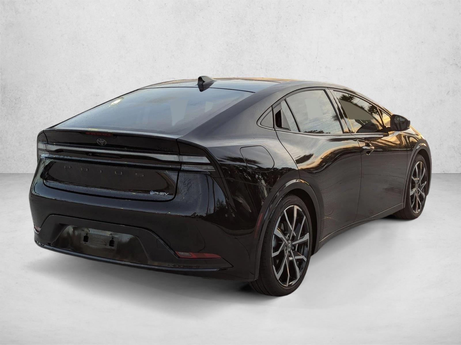 2026 Toyota Prius Plug-In Hybrid XSE (Natl)