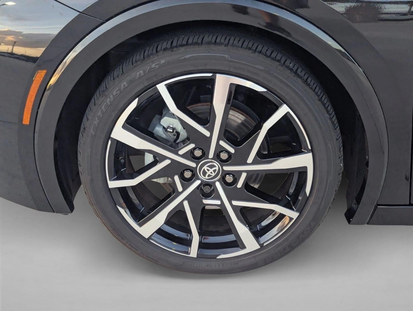 2026 Toyota Prius Plug-In Hybrid XSE (Natl)