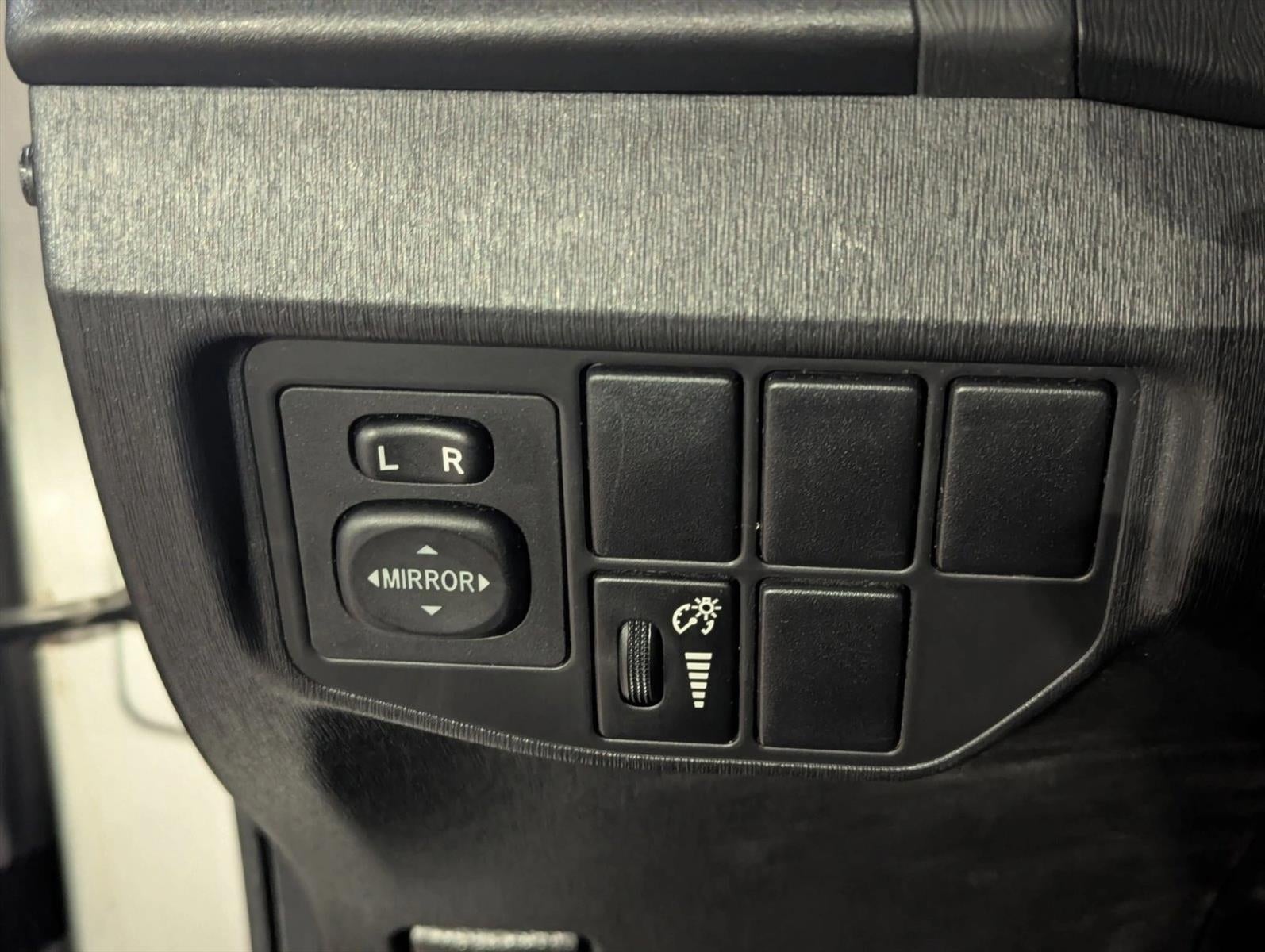 2012 Toyota Prius 5dr HB Four (Natl)