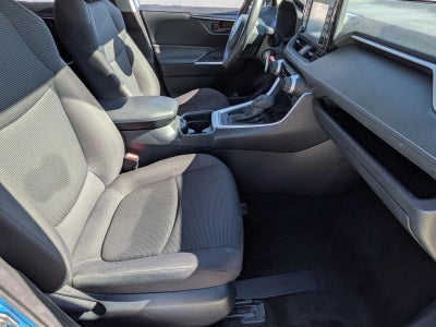 2019 Toyota RAV4 LE FWD (GS)