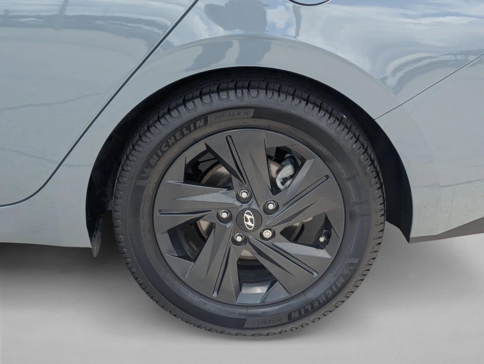 2023 Hyundai ELANTRA SEL IVT