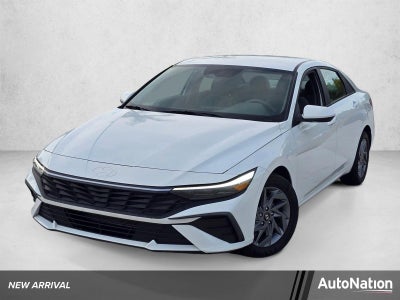 2024 Hyundai ELANTRA SEL IVT