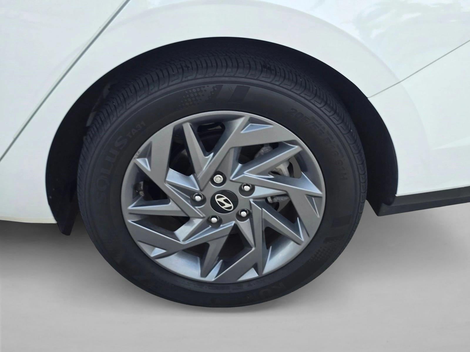 2024 Hyundai ELANTRA SEL IVT