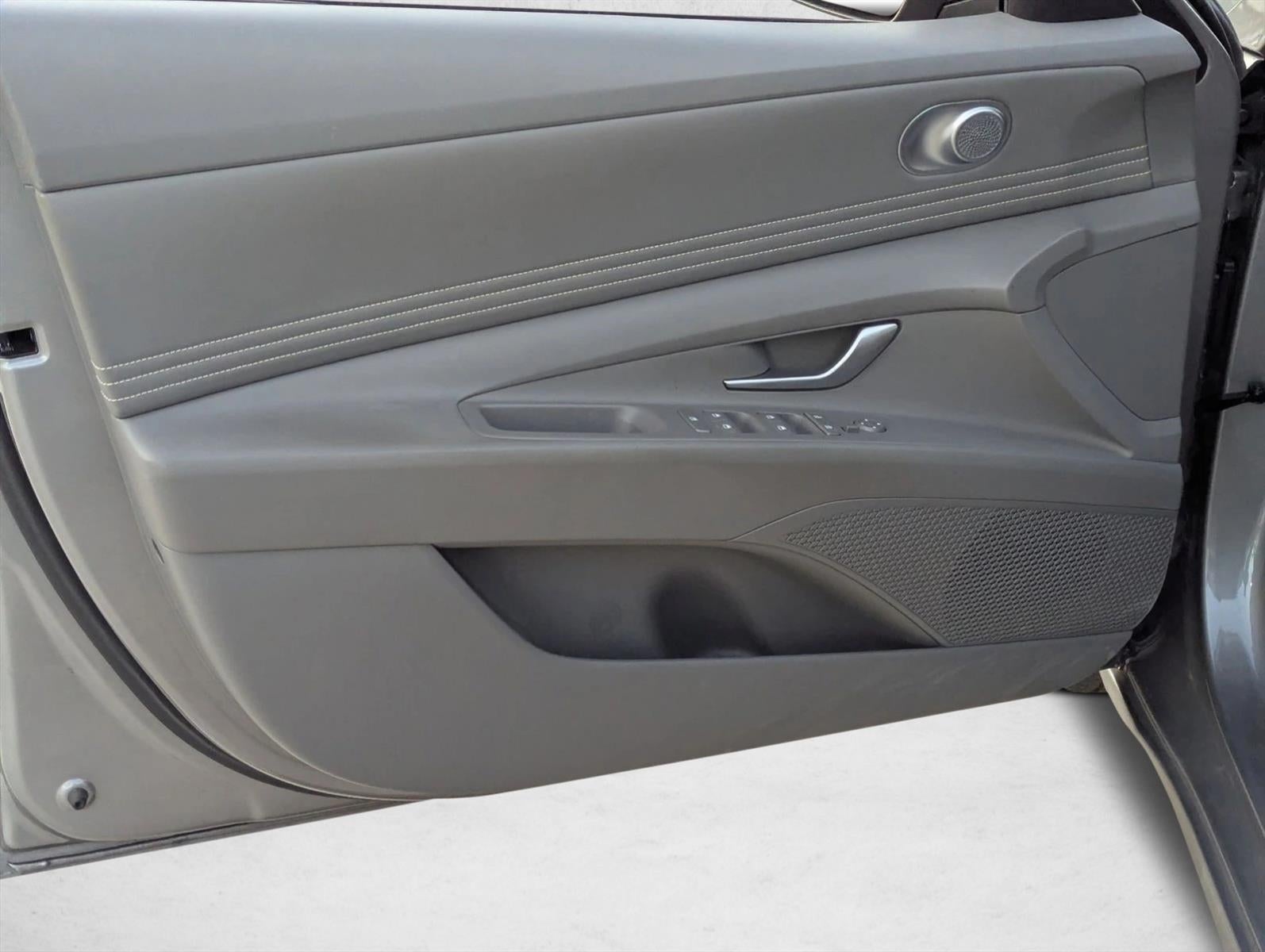 2023 Hyundai ELANTRA SEL IVT