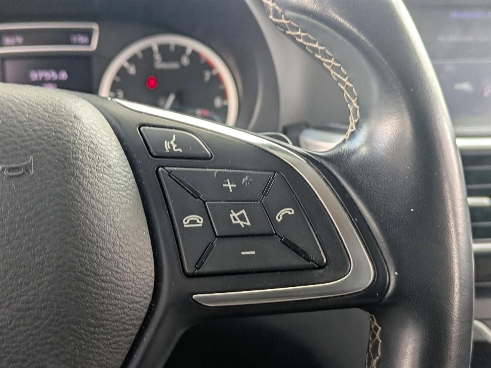 2018 INFINITI QX30 Luxury FWD