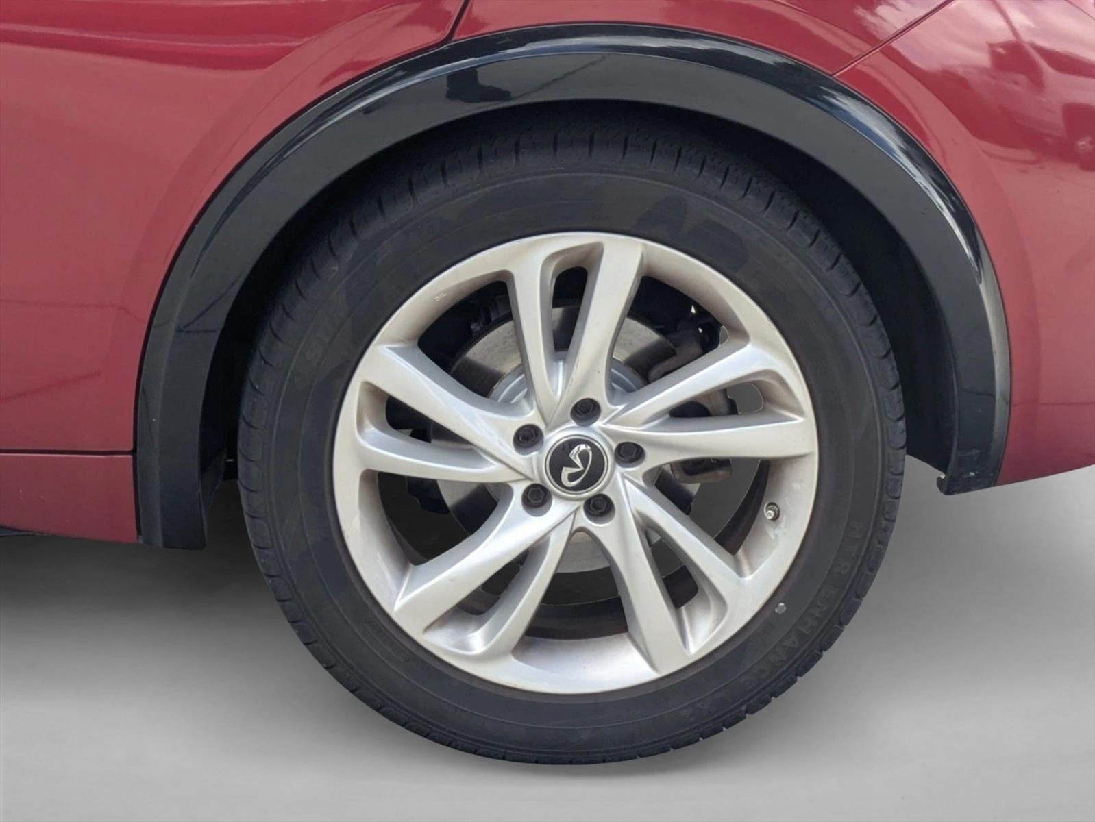 2018 INFINITI QX30 Luxury FWD