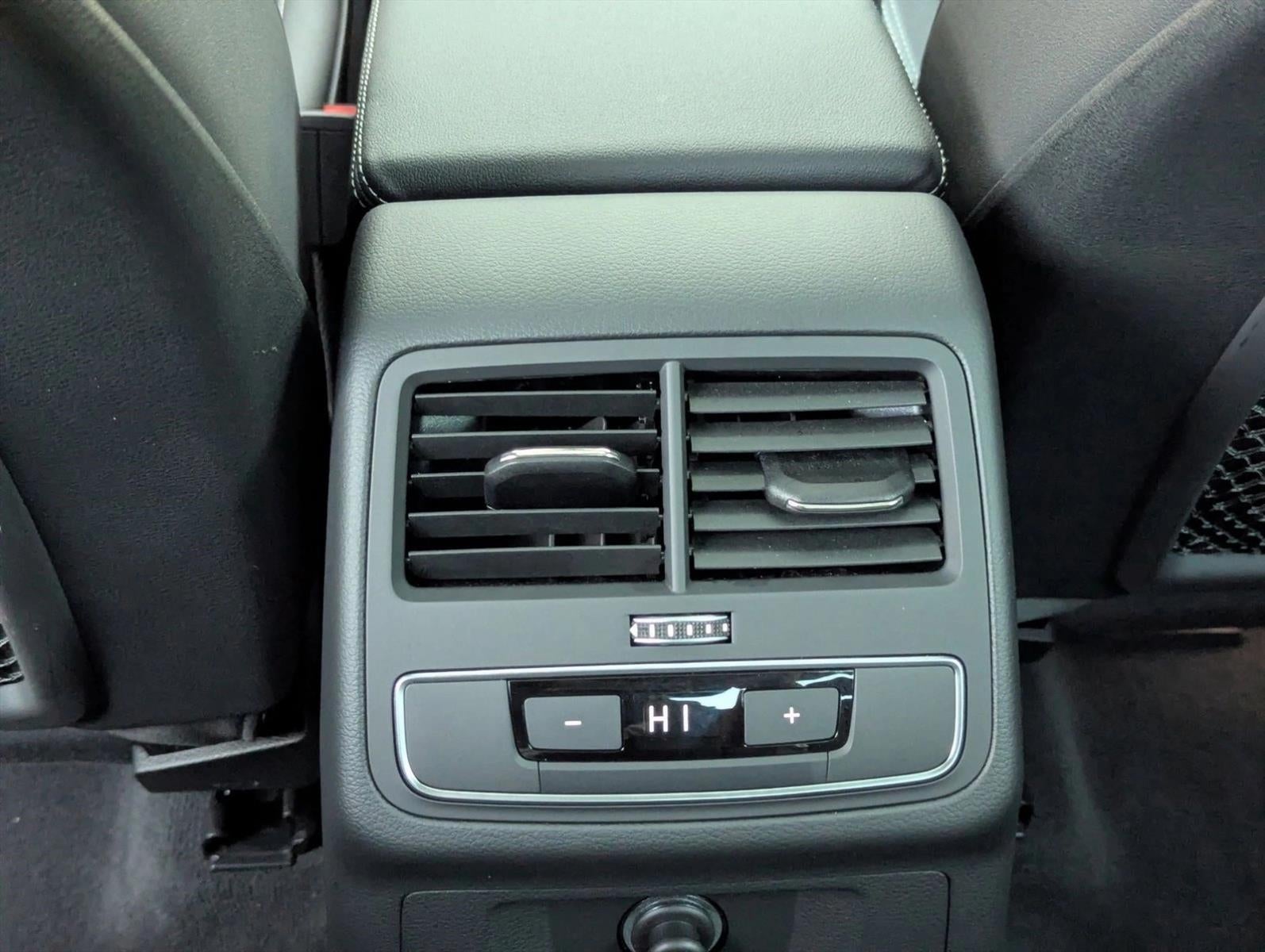 2021 Audi A4 Sedan Premium 40 TFSI quattro