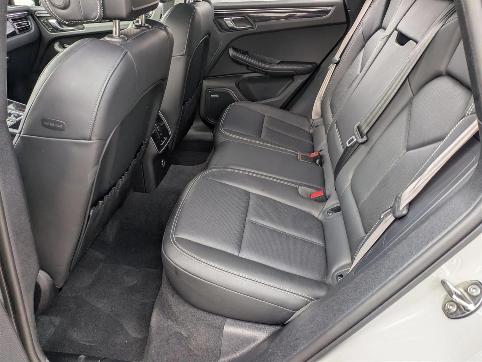 2022 Porsche Macan AWD