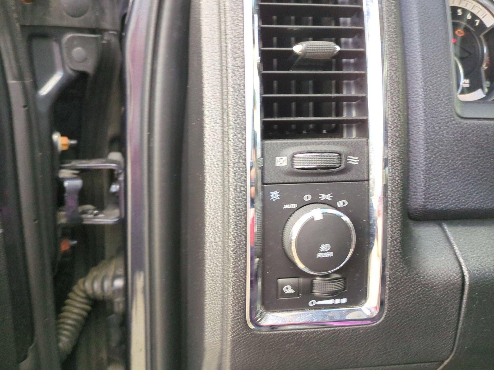 2014 RAM 1500 2WD Crew Cab 6.4 Ft Box Laramie