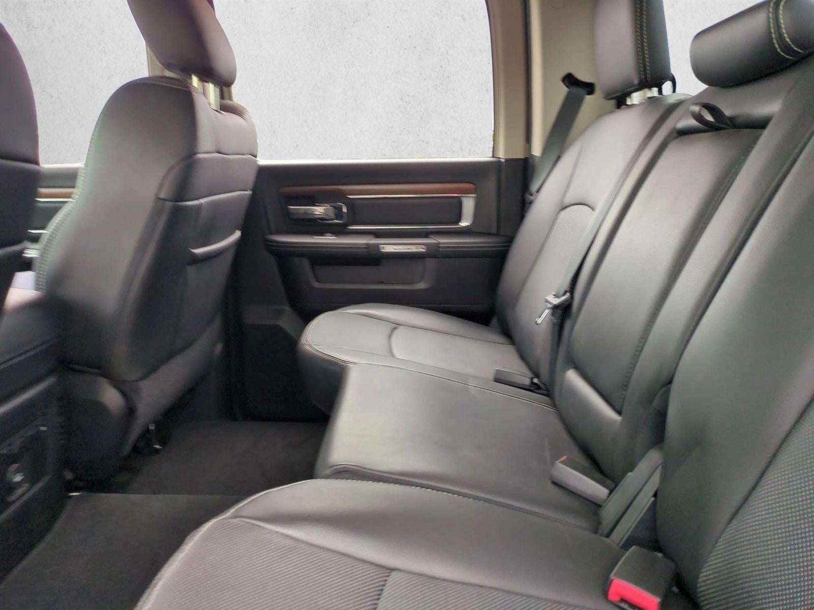 2014 RAM 1500 2WD Crew Cab 6.4 Ft Box Laramie