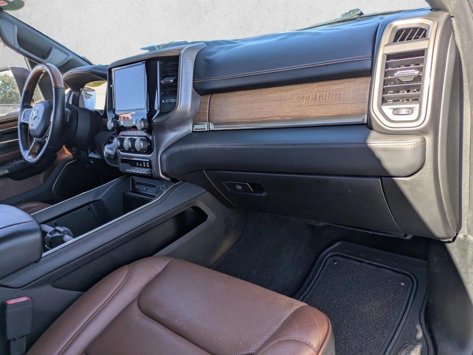 2019 RAM 1500 Longhorn 4x2 Crew Cab 5'7" Box