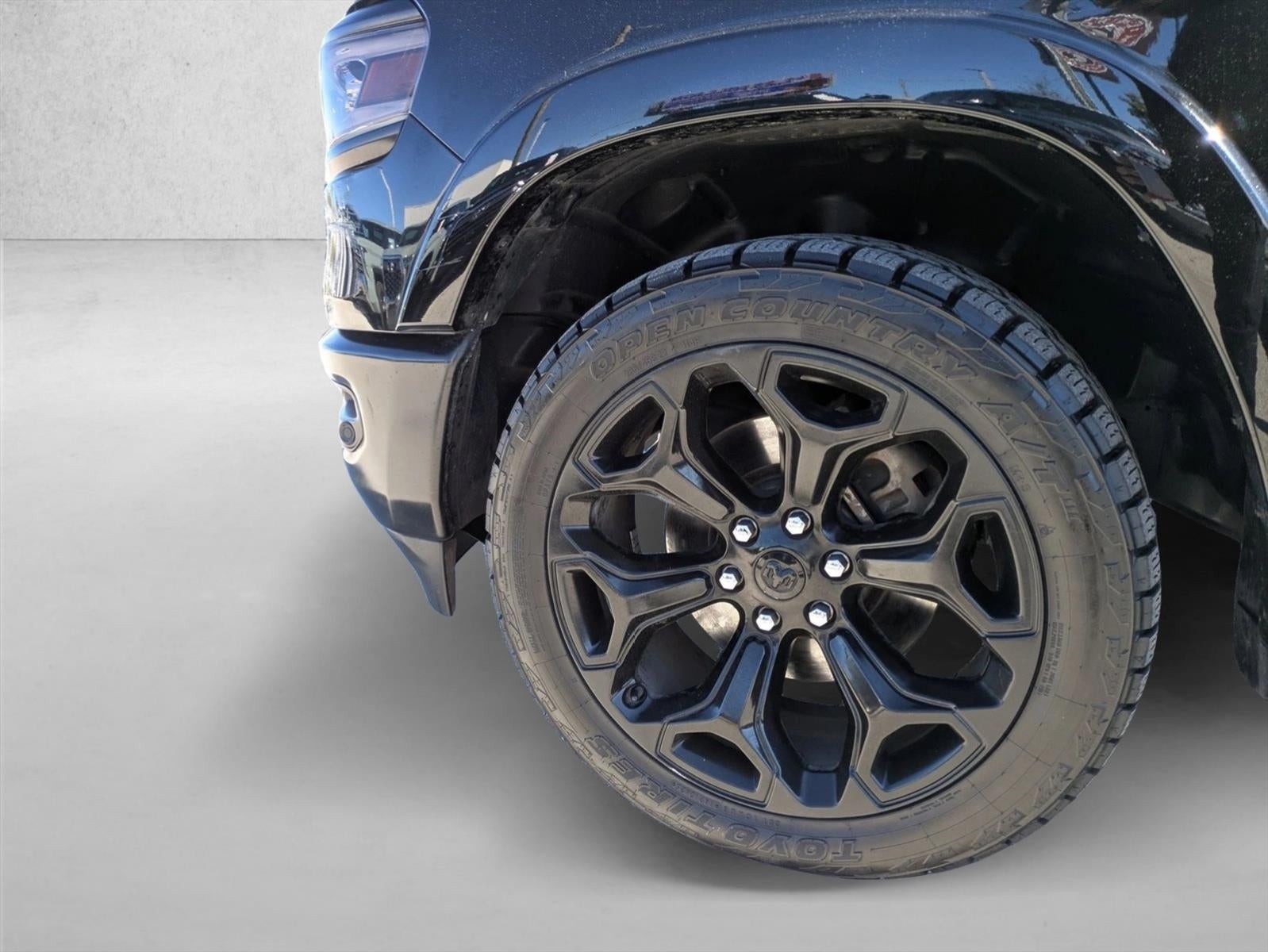 2019 RAM 1500 Longhorn 4x2 Crew Cab 5'7" Box