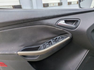 2012 Ford Focus 4dr Sdn SEL