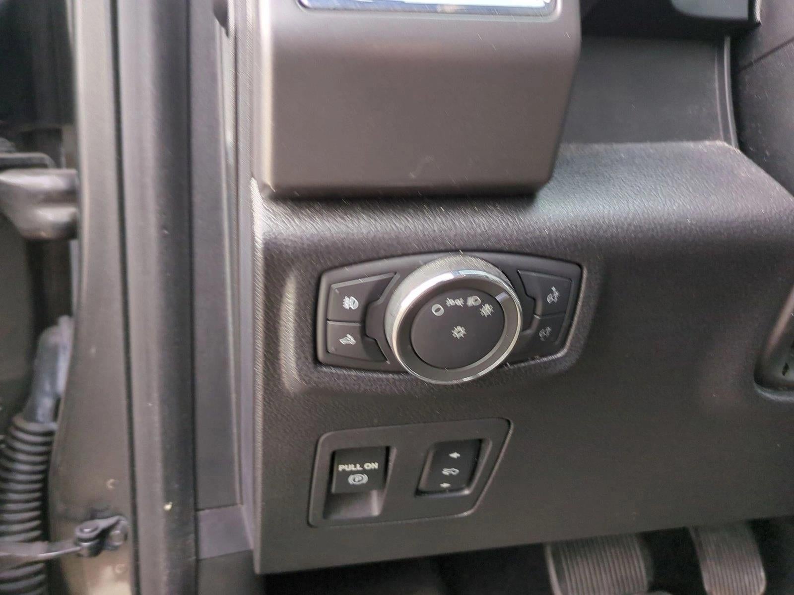 2016 Ford F-150 2WD SuperCrew 5-1/2 Ft Box XLT