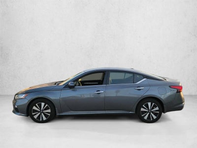 2022 Nissan Altima 2.5 SV Sedan
