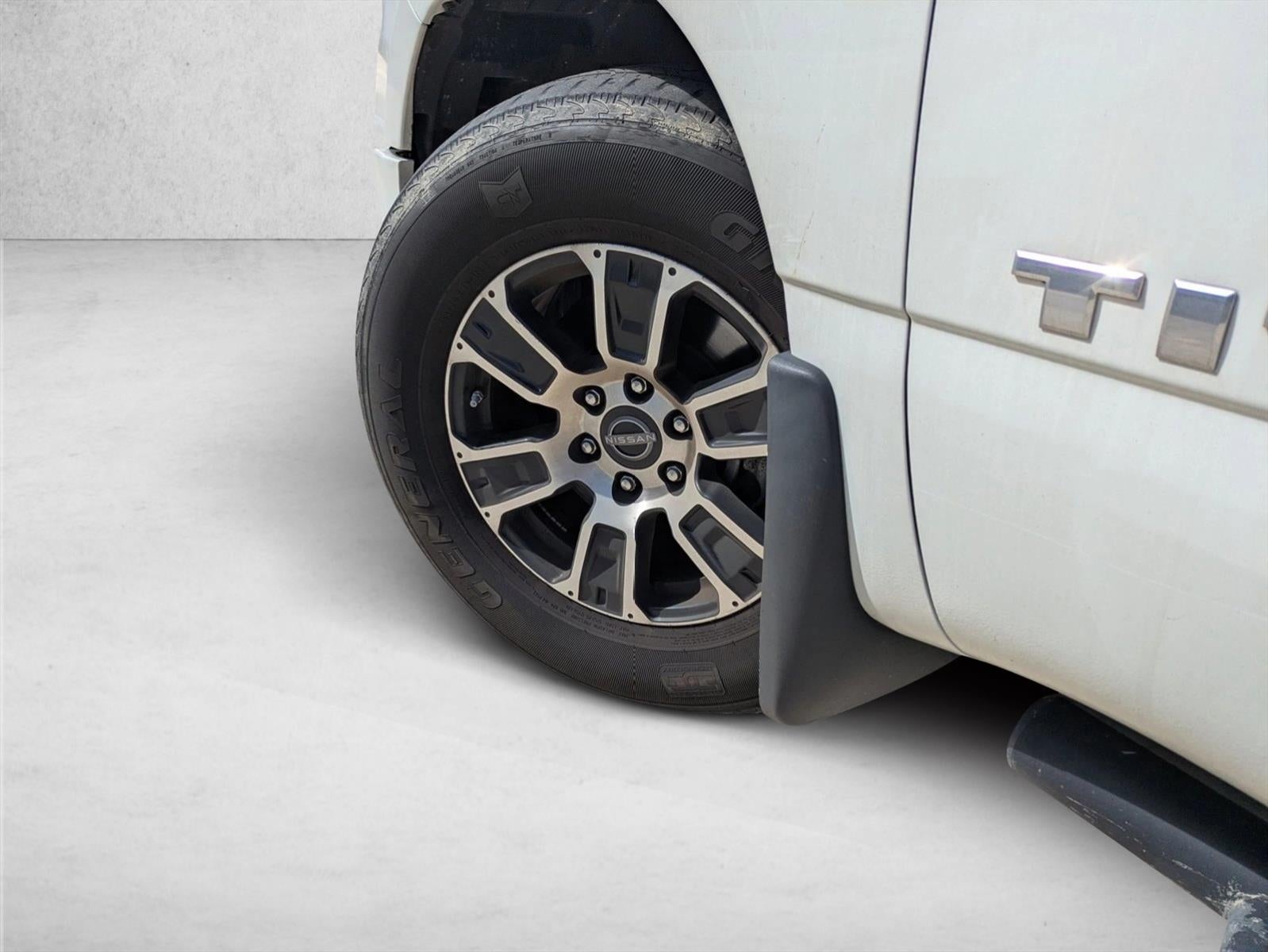 2023 Nissan Titan 4x2 Crew Cab SV