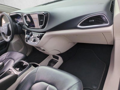 2022 Chrysler Pacifica Touring L FWD