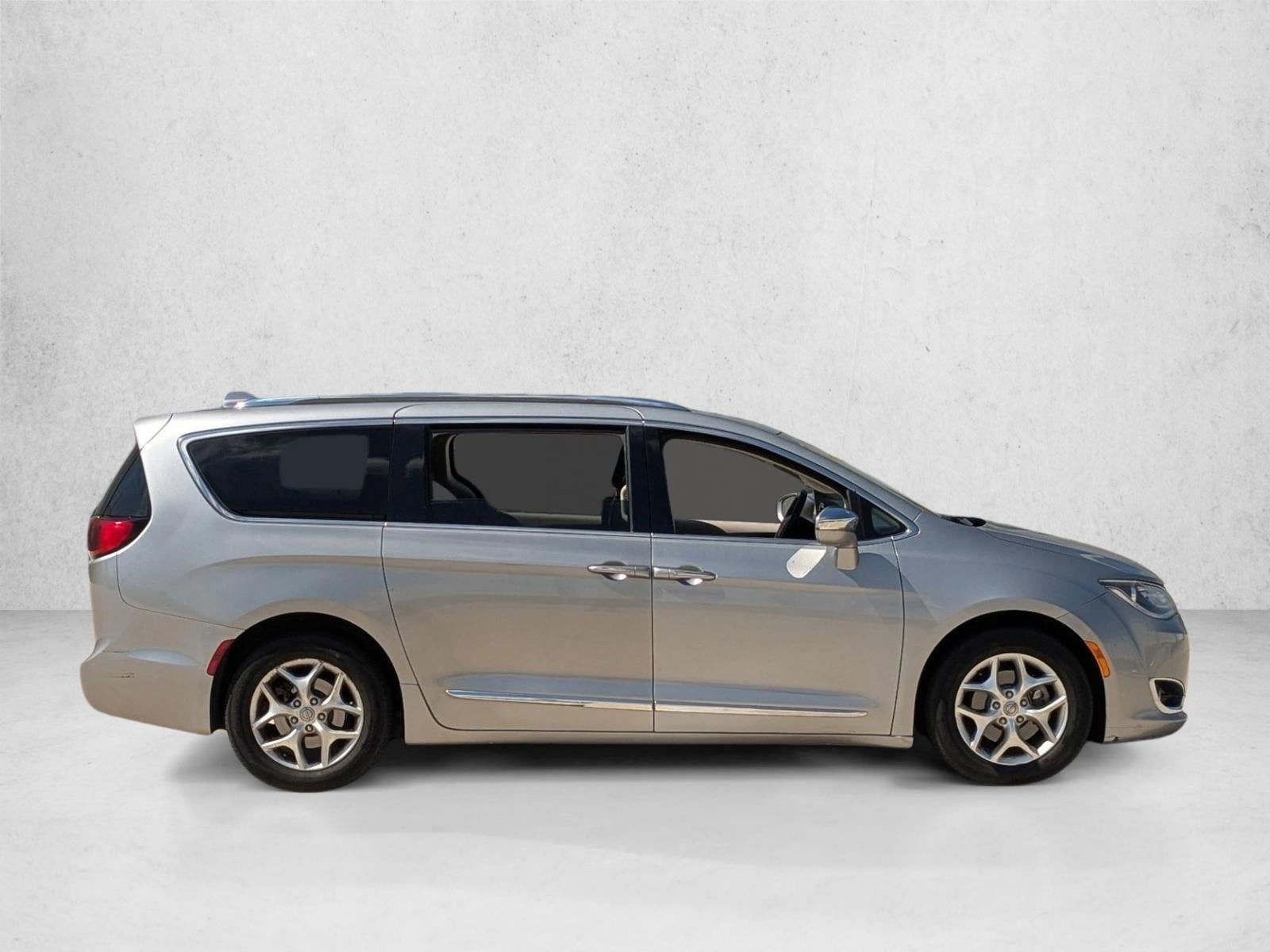 2020 Chrysler Pacifica Limited FWD