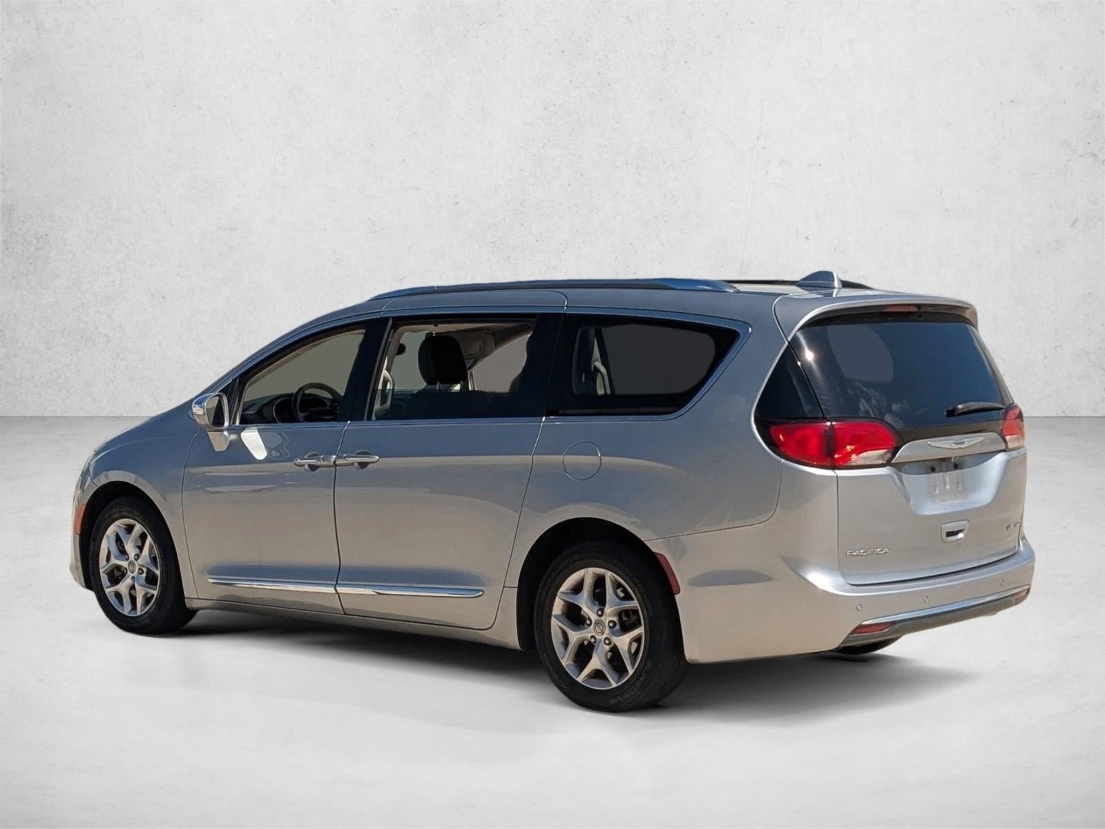 2020 Chrysler Pacifica Limited FWD