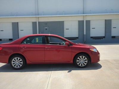2013 Toyota Corolla 4dr Sdn Auto LE (Natl)