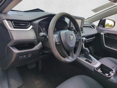 2019 Toyota RAV4 LE FWD (GS)