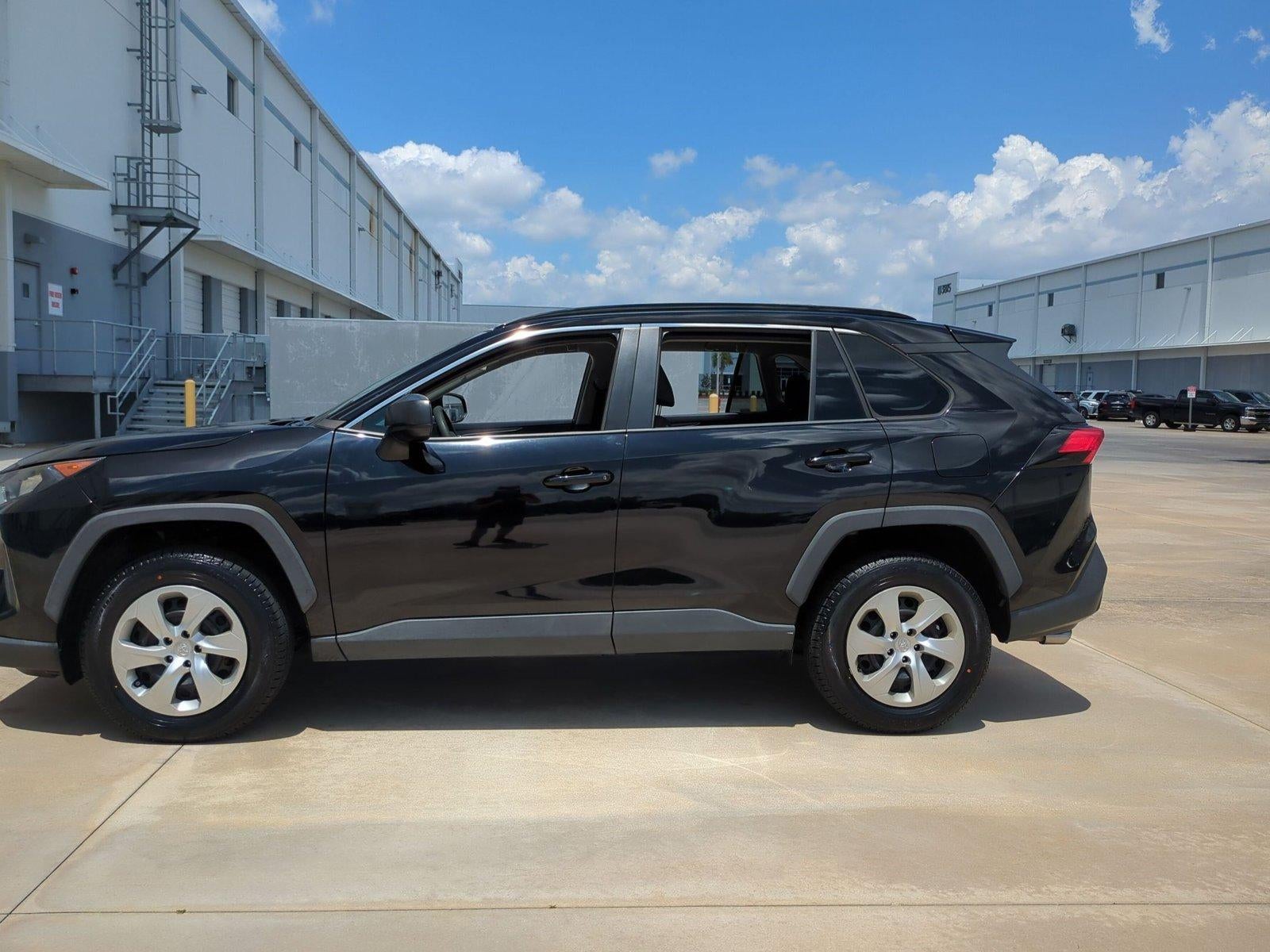 2019 Toyota RAV4 LE FWD (GS)
