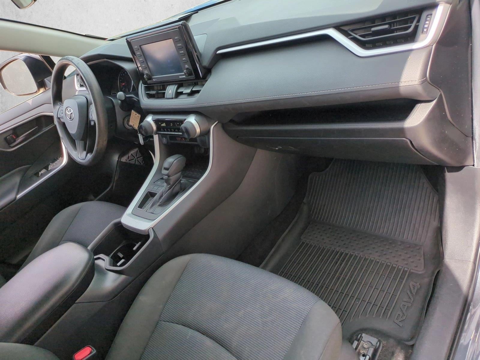 2022 Toyota RAV4 LE FWD (GS)
