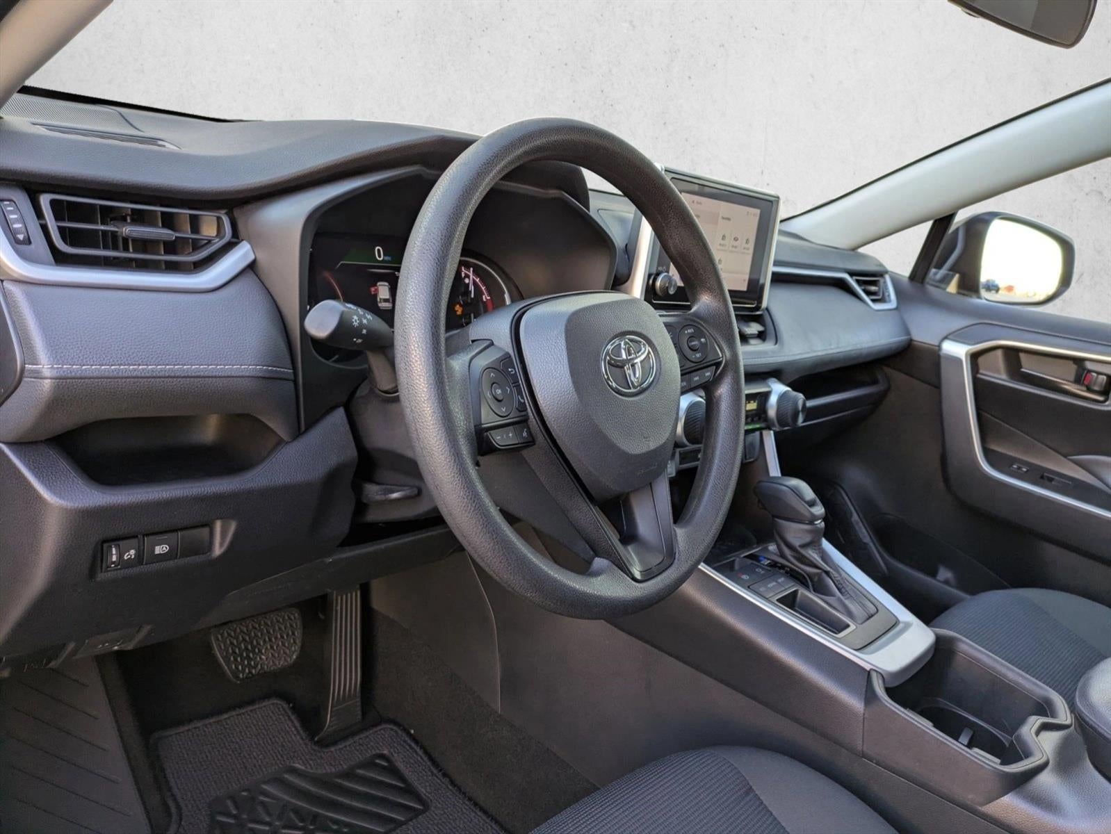 2023 Toyota RAV4 LE FWD (GS)