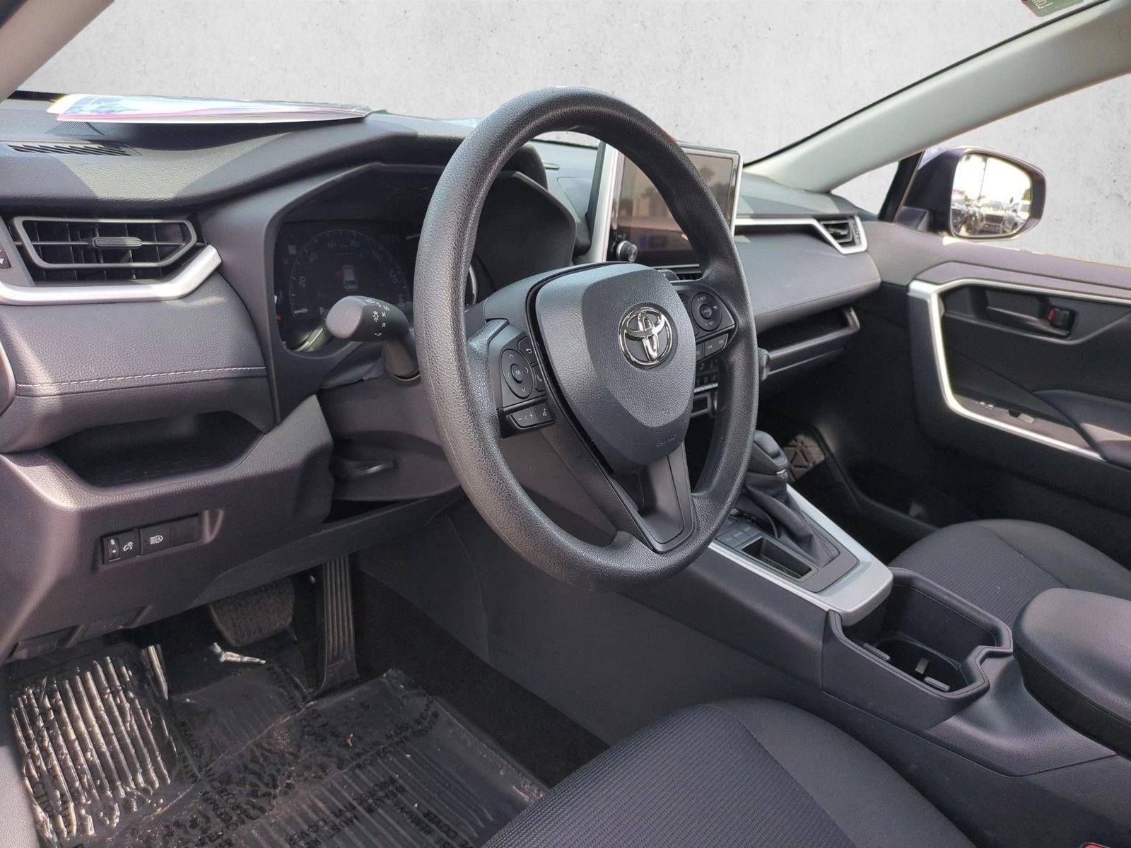2025 Toyota RAV4 LE FWD (GS)