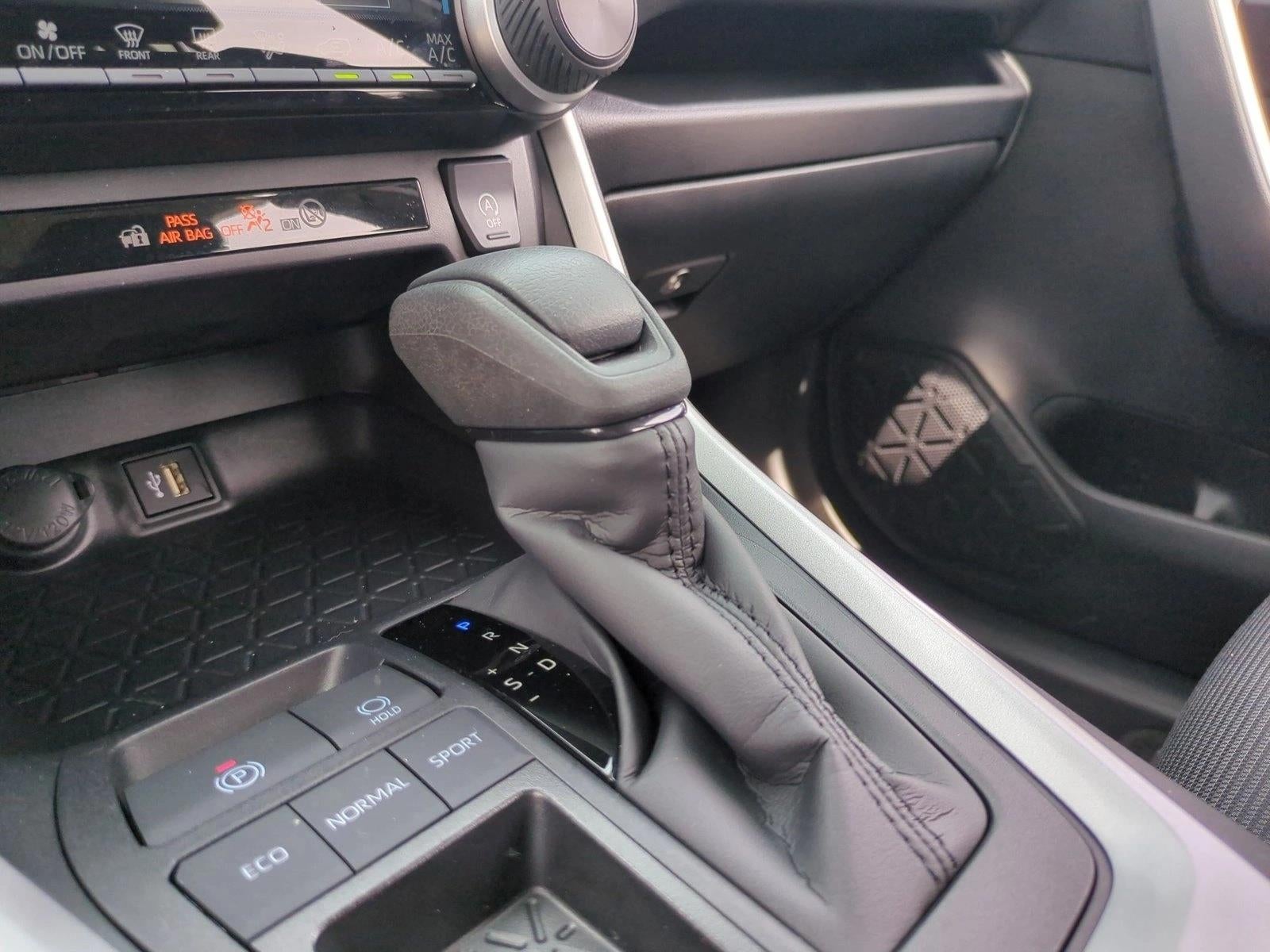 2025 Toyota RAV4 LE FWD (GS)