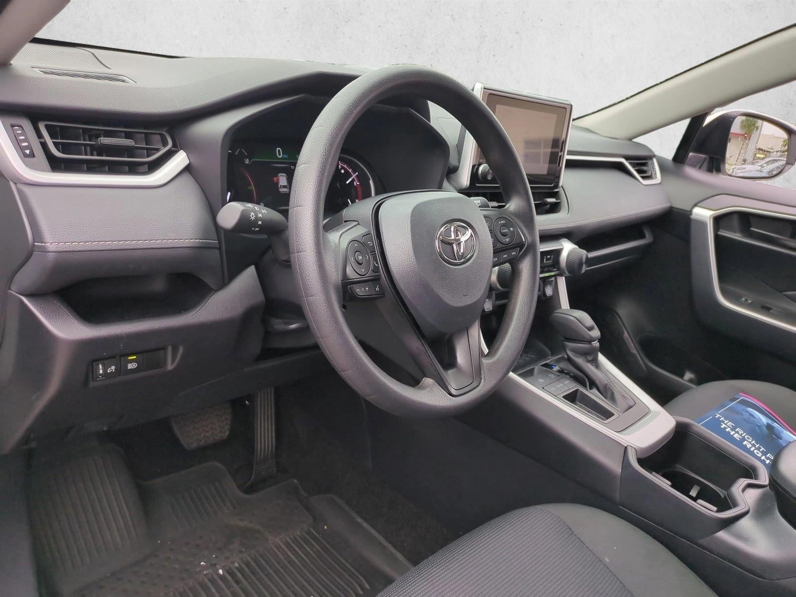2025 Toyota RAV4 LE FWD (GS)