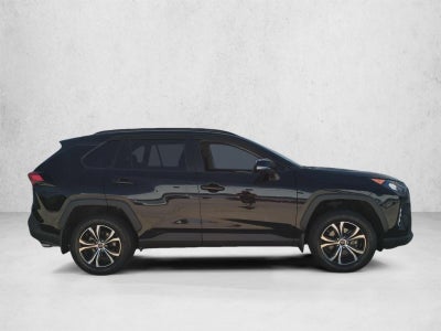 2022 Toyota RAV4 LE FWD (GS)