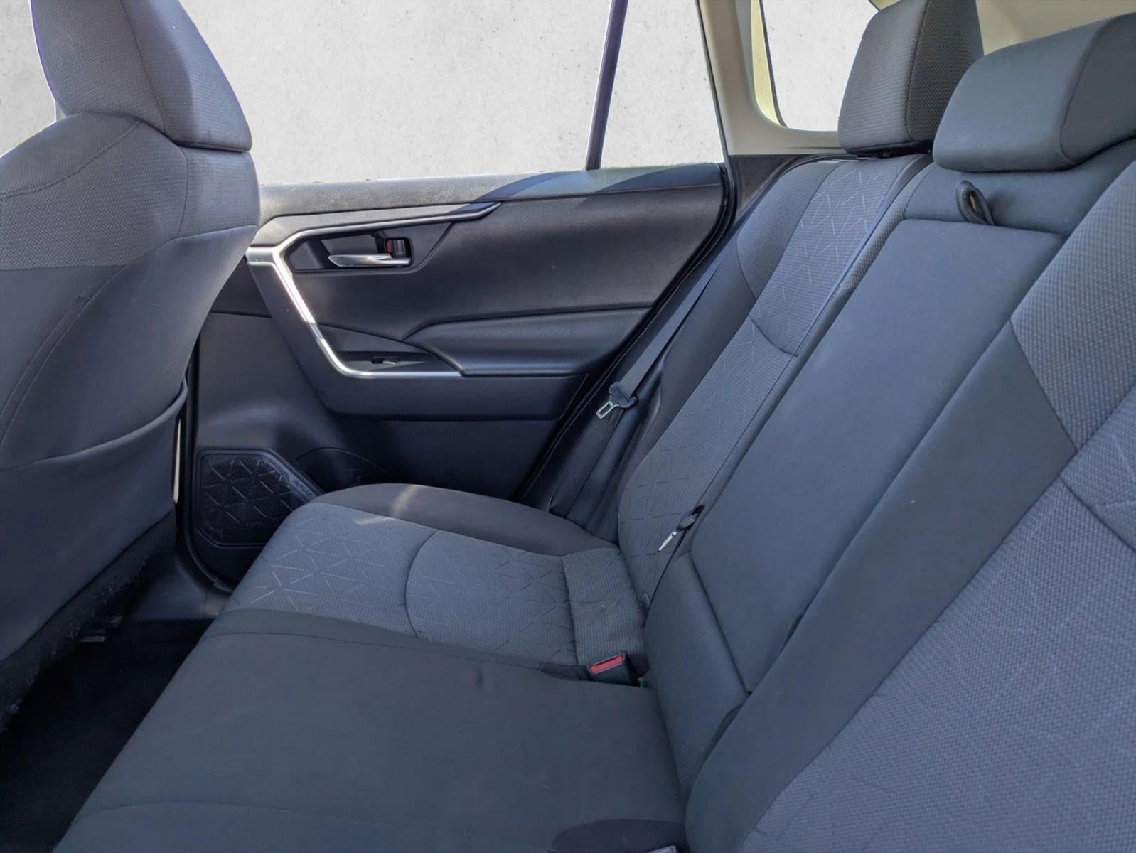 2021 Toyota RAV4 XLE FWD (GS)