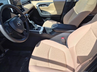 2025 Toyota RAV4 XLE FWD (GS)
