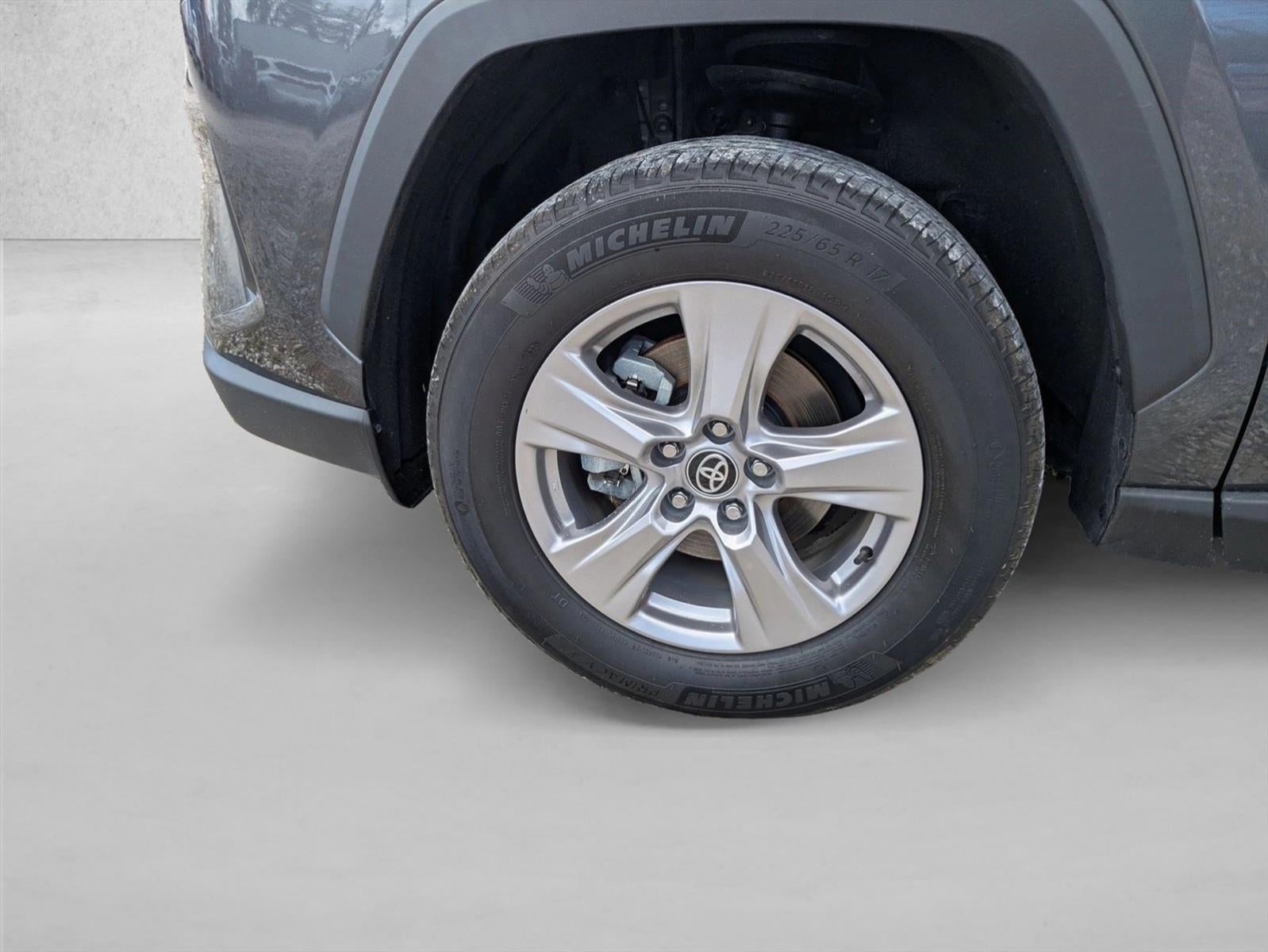 2024 Toyota RAV4 XLE FWD (GS)