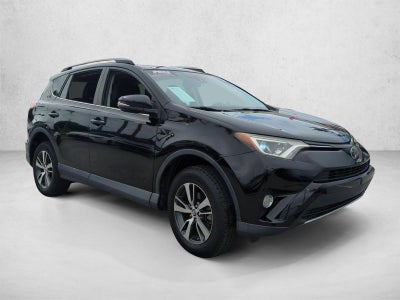 2017 Toyota RAV4 XLE FWD (GS)
