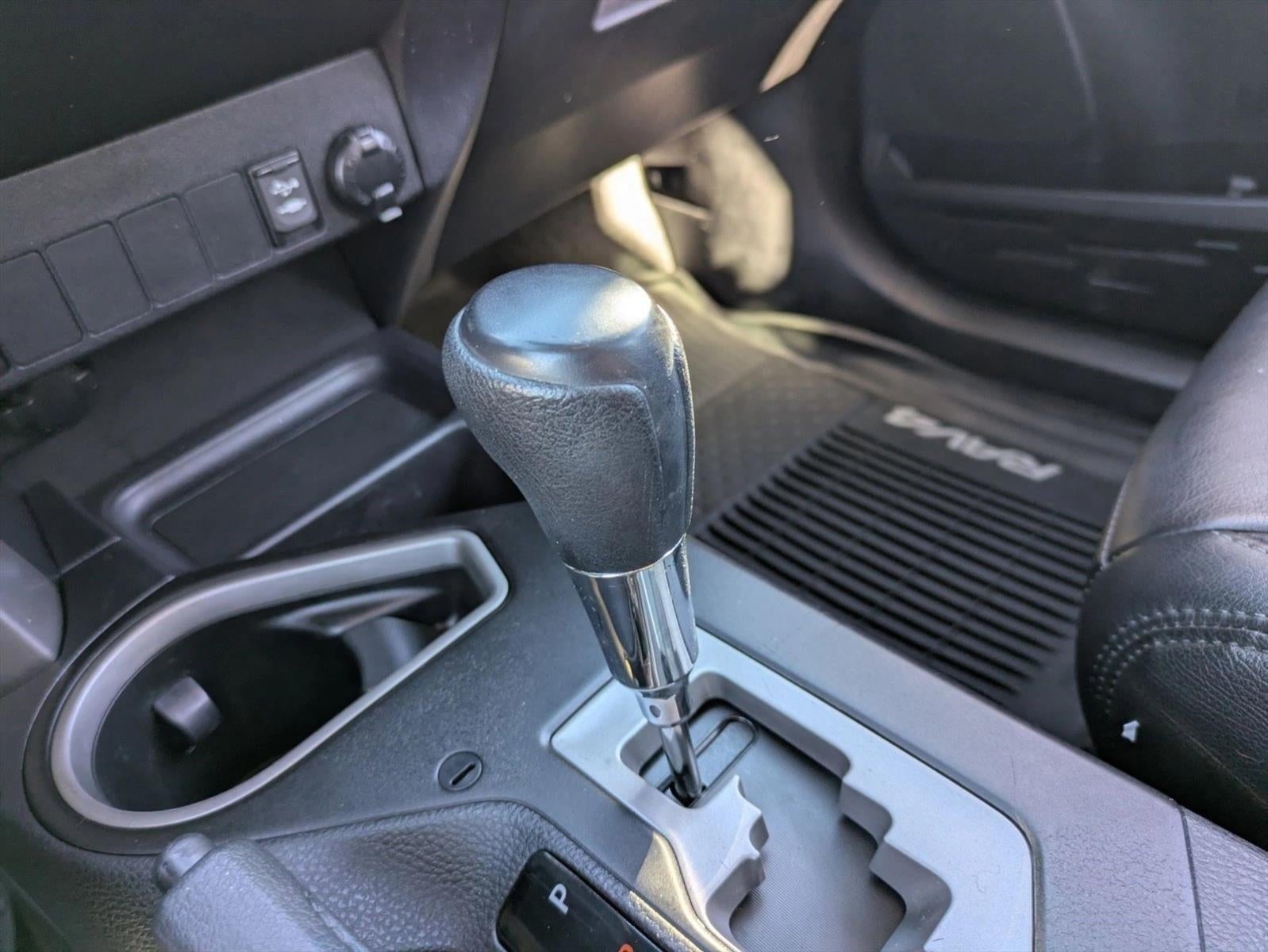 2017 Toyota RAV4 XLE FWD (GS)